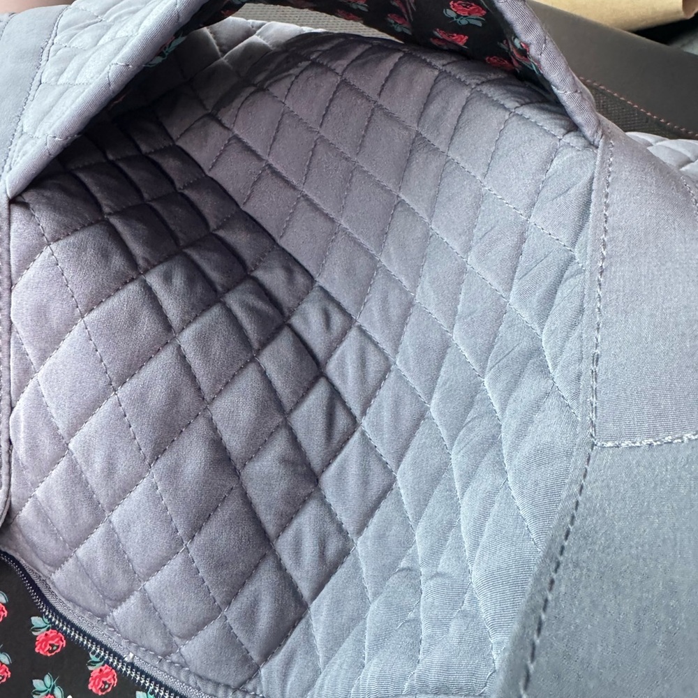 Vera Bradley Deluxe Travel Tote in Carbon Gray with Rose Print Interior - NWT - Picture 6 of 15